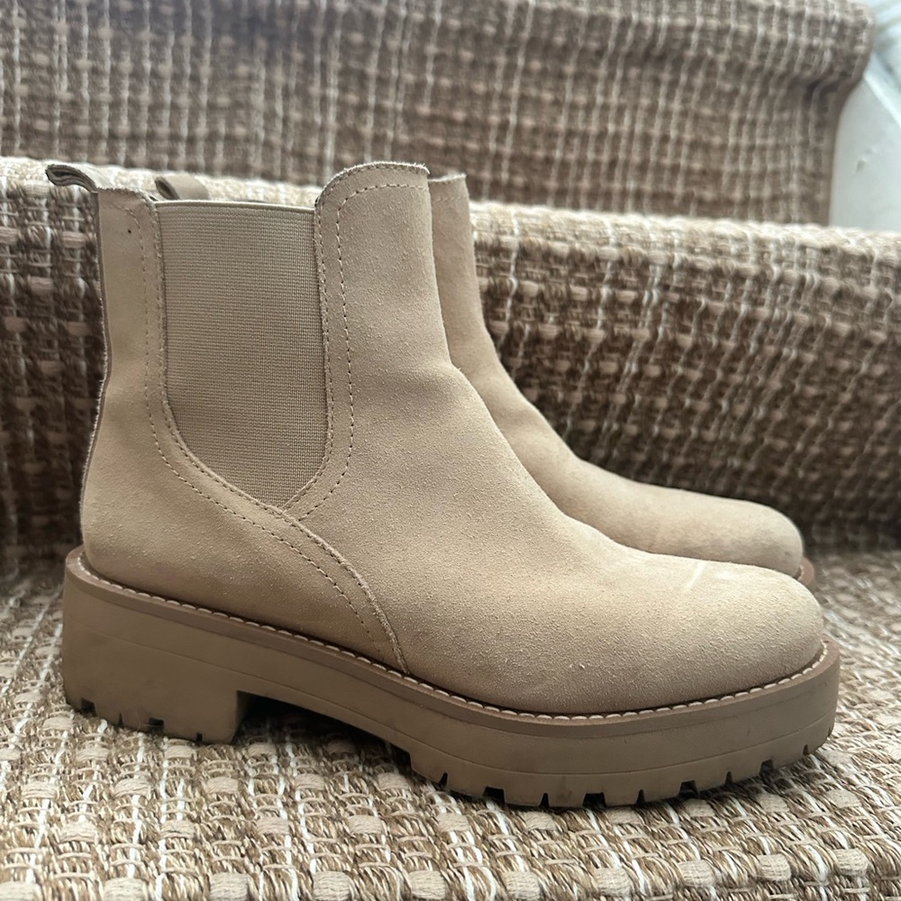 Sam Edelman beige suede bootie 
6.5